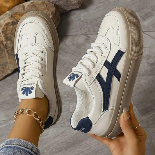 Retro Low Top Sneakers With Comfort Sole