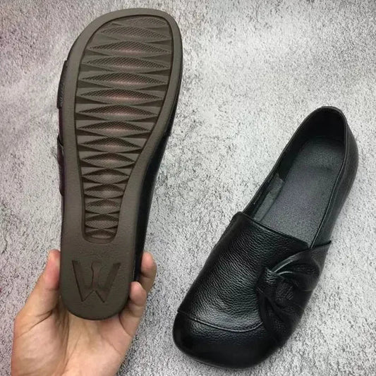 Women's Button Detail Leather Slipper