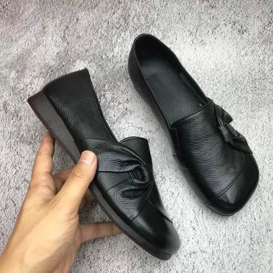 Women's Button Detail Leather Slipper